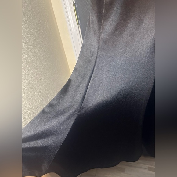 Formal Black Long Fishtail Dress - Picture 7 of 15